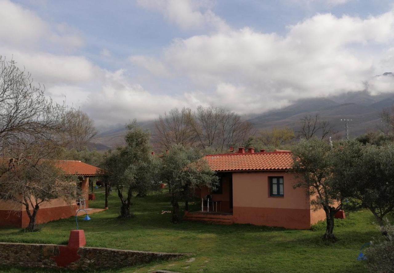 Resort Vacacional Aldea Vetonia: Family-Friendly Retreat in Hervás Exterior photo