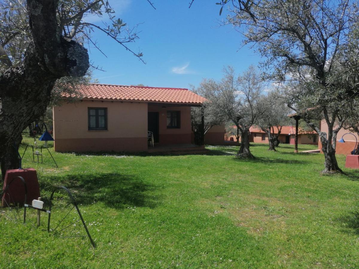 Resort Vacacional Aldea Vetonia: Family-Friendly Retreat in Hervás Exterior photo