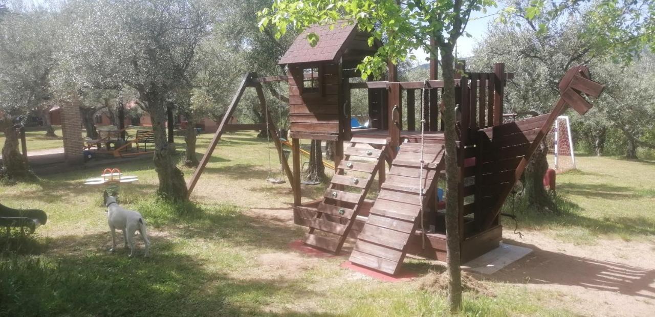 Resort Vacacional Aldea Vetonia: Family-Friendly Retreat in Hervás Exterior photo