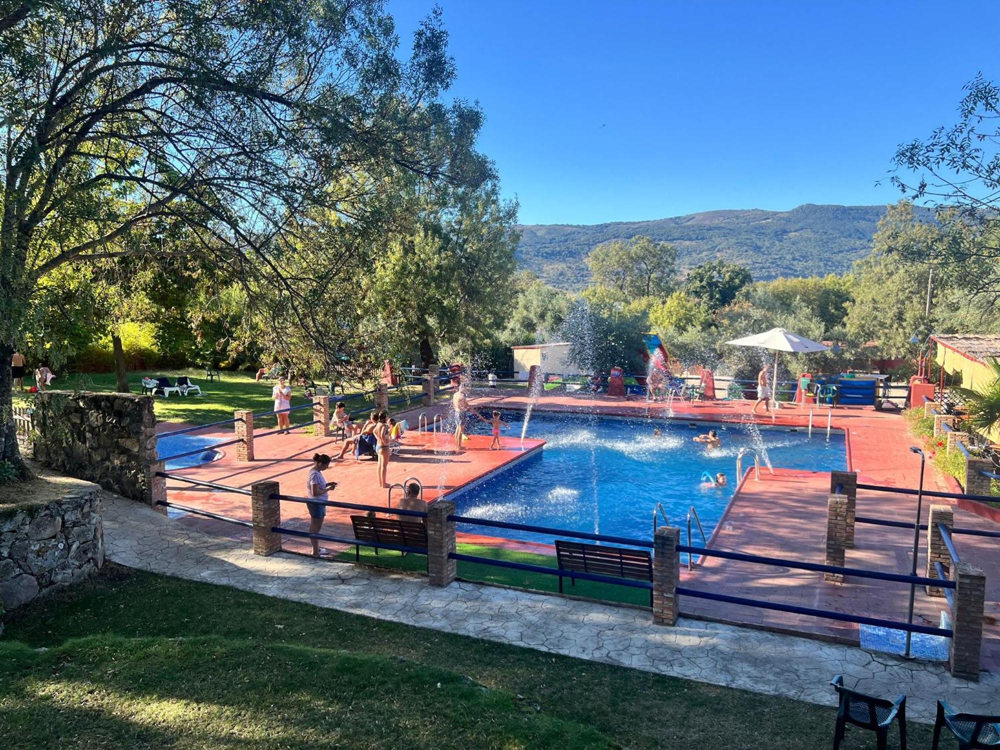 Resort Vacacional Aldea Vetonia: Family-Friendly Retreat in Hervás Exterior photo