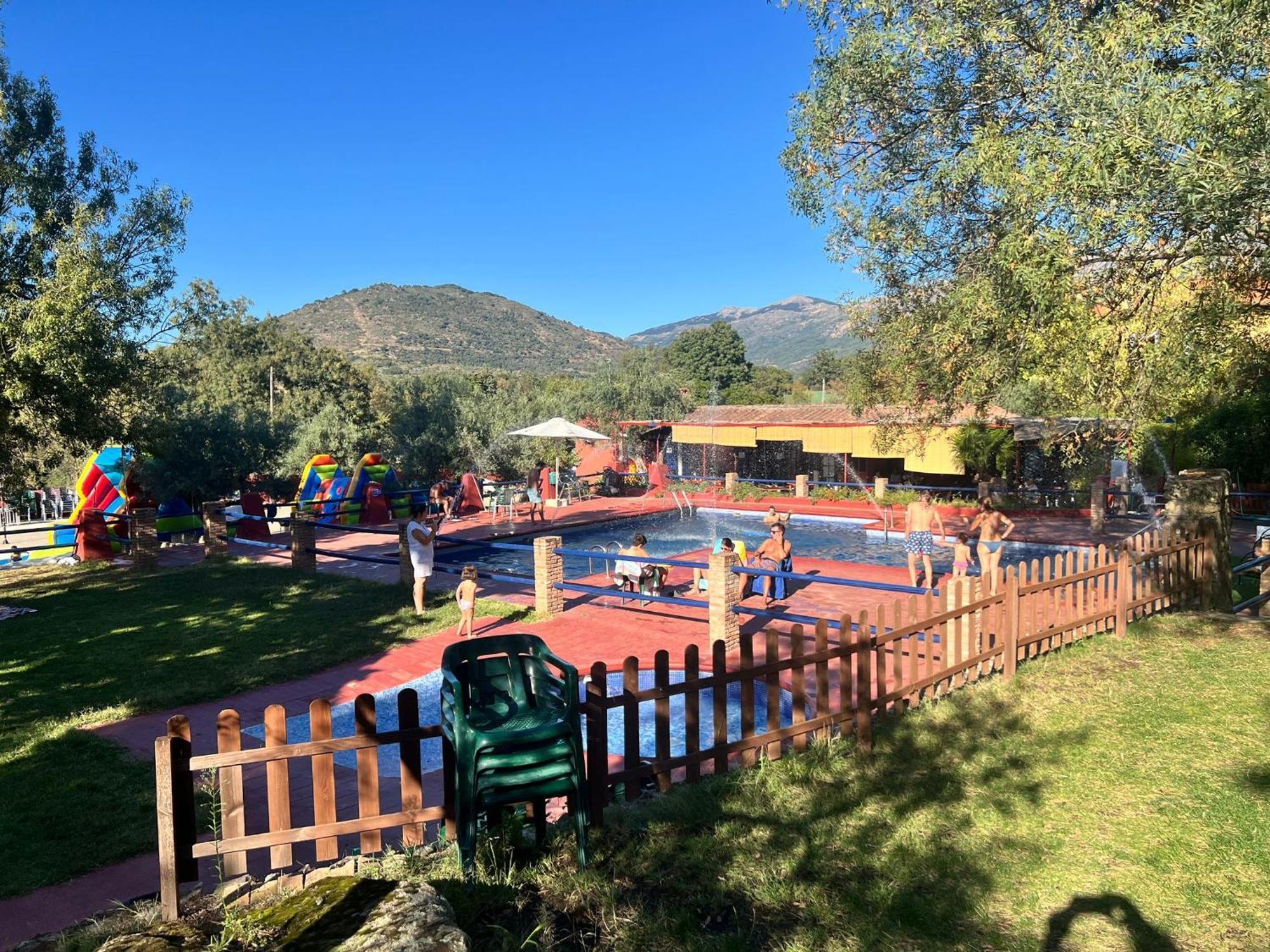 Resort Vacacional Aldea Vetonia: Family-Friendly Retreat in Hervás Exterior photo