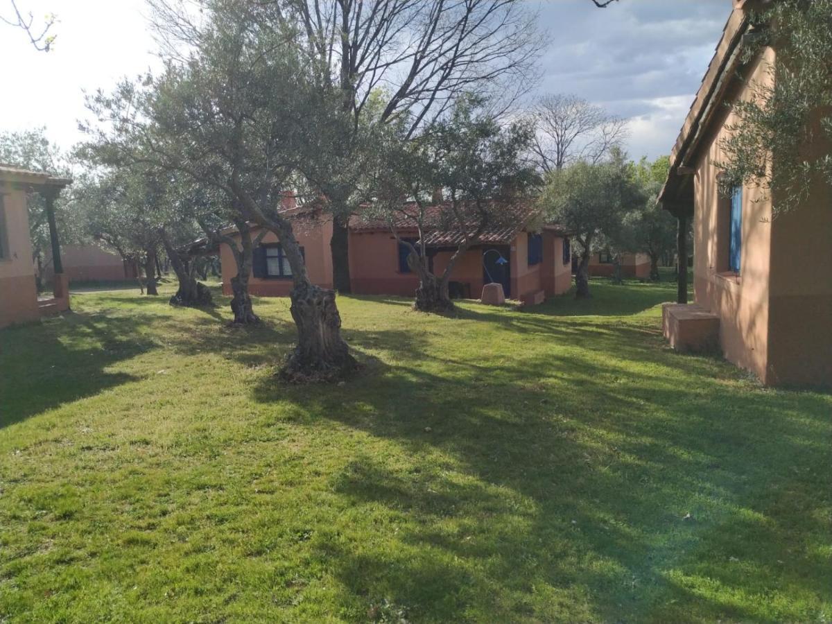 Resort Vacacional Aldea Vetonia: Family-Friendly Retreat in Hervás Exterior photo