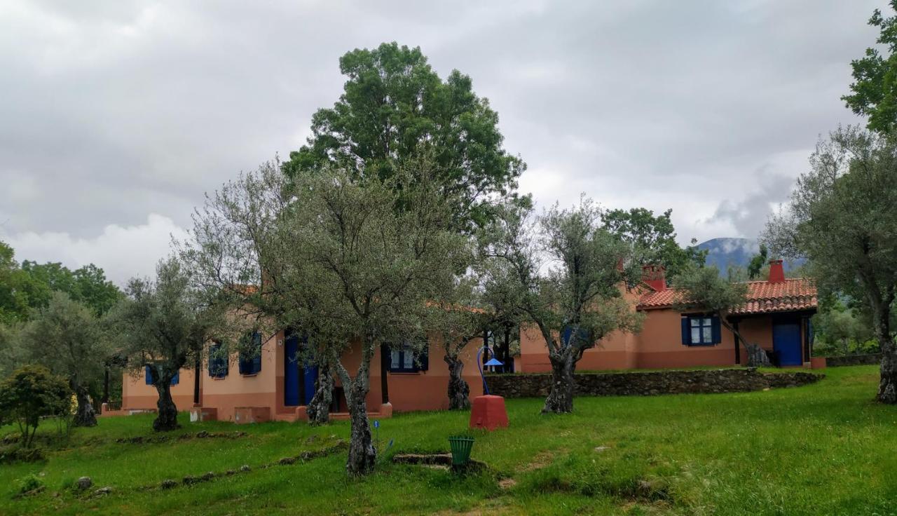 Resort Vacacional Aldea Vetonia: Family-Friendly Retreat in Hervás Exterior photo